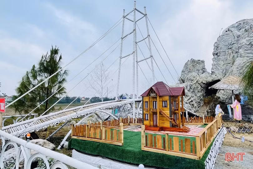 Độc đáo những hang đá Bê-lem “khổng lồ” đón Giáng sinh 2021 tại TP Hà Tĩnh