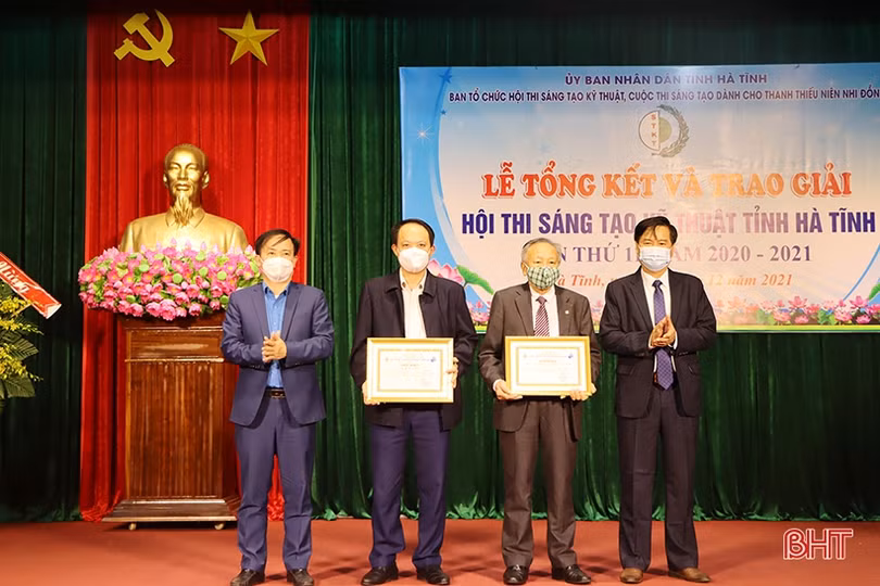 Trao thưởng 27 đề tài, giải pháp tham gia thi sáng tạo cấp tỉnh Hà Tĩnh