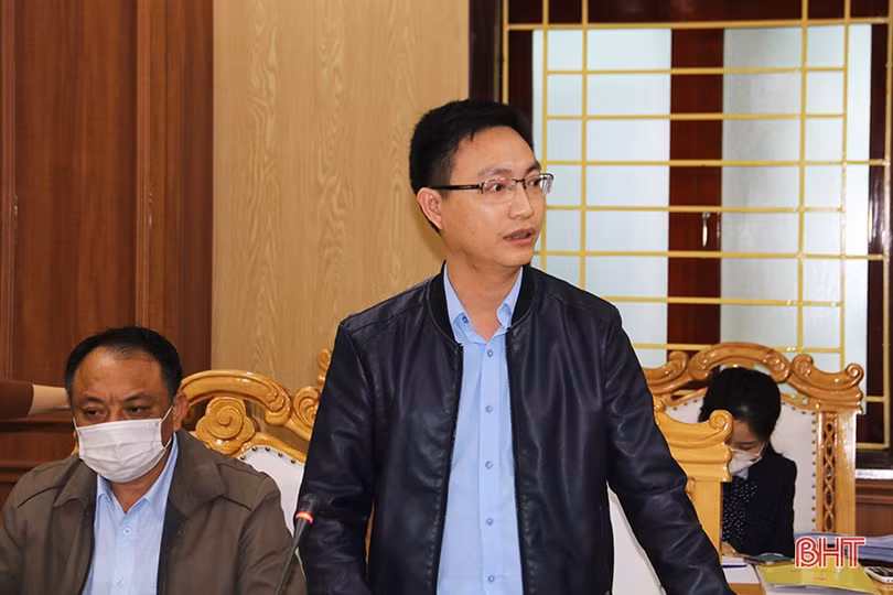 Các tổ đại biểu HĐND tỉnh Hà Tĩnh thảo luận, góp ý trước Kỳ họp thứ 4