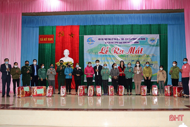 Ra mắt 2 CLB “Phụ nữ với chiến sĩ quân hàm xanh” ở TX Kỳ Anh