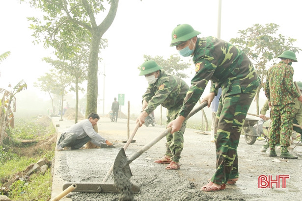 Cảnh sát biển, BĐBP hỗ trợ người dân Nghi Xuân ra khơi bám biển, xây dựng nông thôn mới