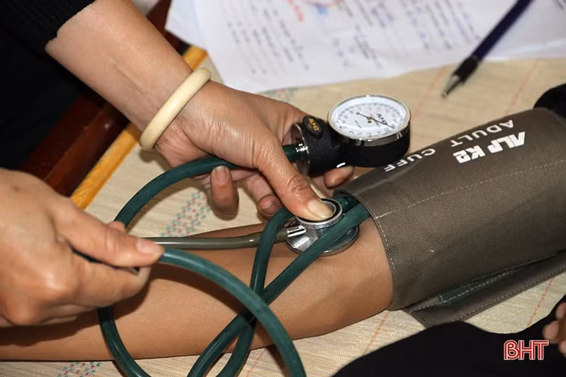 Thanh niên các địa phương tham gia khám tuyển nghĩa vụ quân sự