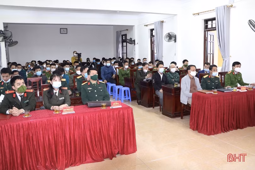 Thanh niên các địa phương tham gia khám tuyển nghĩa vụ quân sự