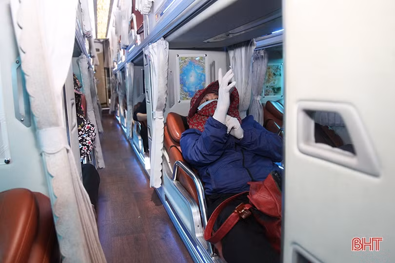 Các nhà xe ở Hà Tĩnh “đỏ mắt” chờ khách chốt vé dịp Tết