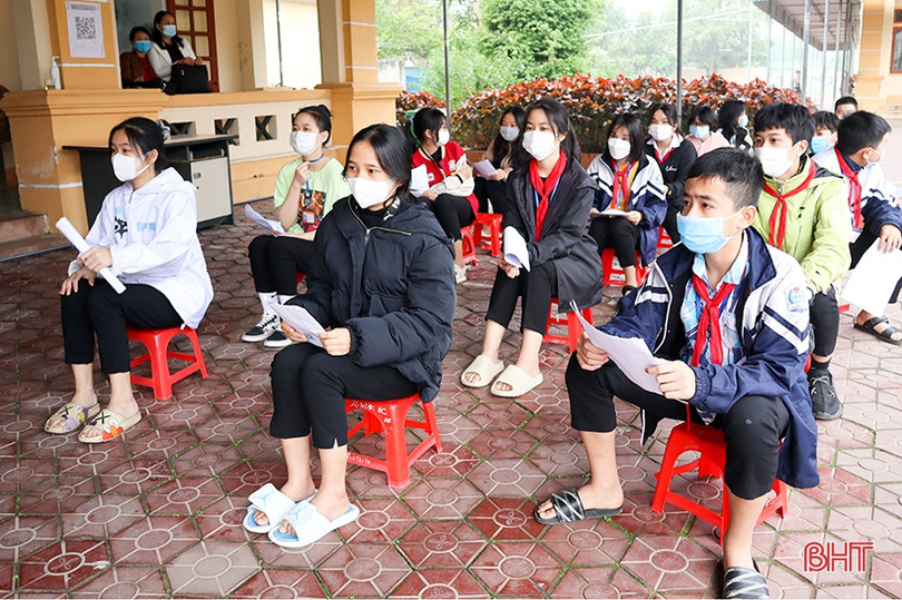 Can Lộc tiêm hơn 8.200 liều vắc-xin phòng COVID-19 cho người từ 12 đến dưới 16 tuổi