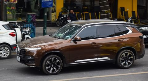VinFast bán hơn 900 xe Lux SA trong tháng 11, tổng doanh số 3.829 xe