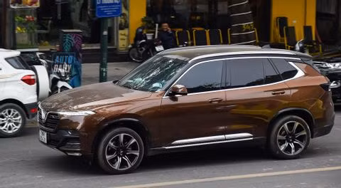 VinFast bán hơn 900 xe Lux SA trong tháng 11, tổng doanh số 3.829 xe