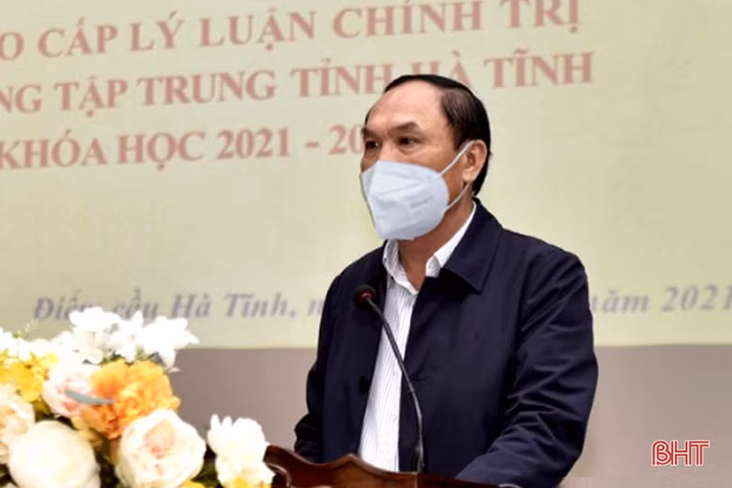 60 học viên Hà Tĩnh tham gia lớp Cao cấp lý luận chính trị, khoá học 2021-2023