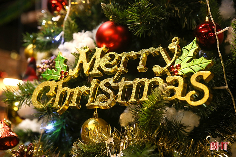 Thành phố Hà Tĩnh lung linh sắc màu đón Giáng sinh 