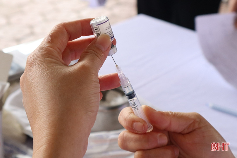 Can Lộc tiêm hơn 8.200 liều vắc-xin phòng COVID-19 cho người từ 12 đến dưới 16 tuổi