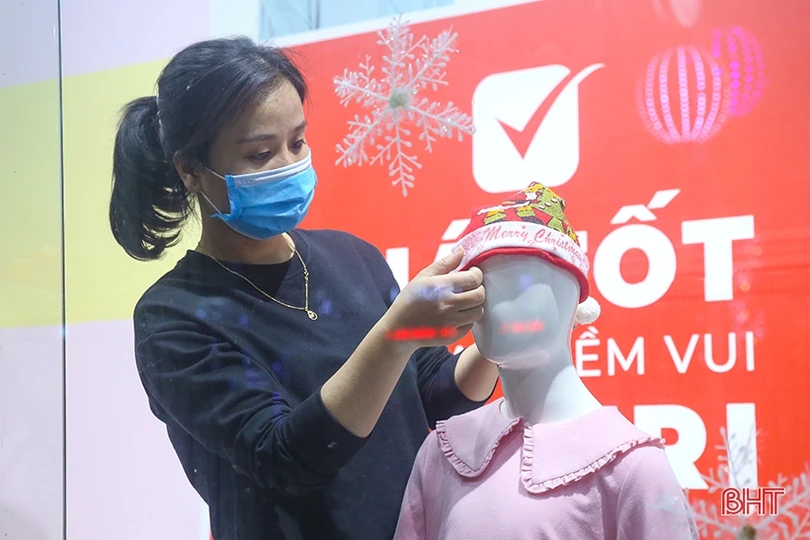 Thành phố Hà Tĩnh lung linh sắc màu đón Giáng sinh 