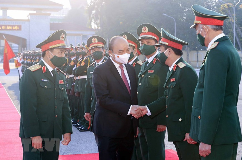 Chủ tịch nước Nguyễn Xuân Phúc thăm, làm việc tại Quân khu 4