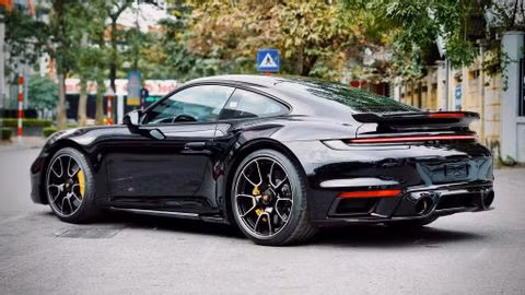 Porsche 911 992 Turbo hơn 15 tỷ đồng đầu tiên về Việt Nam