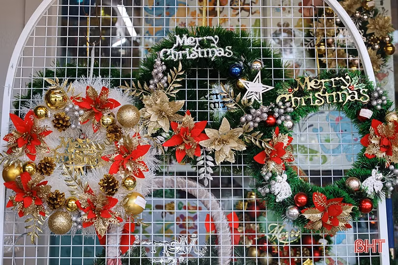 Thị trường trang trí Giáng sinh tại TP Hà Tĩnh bắt đầu nhộn nhịp