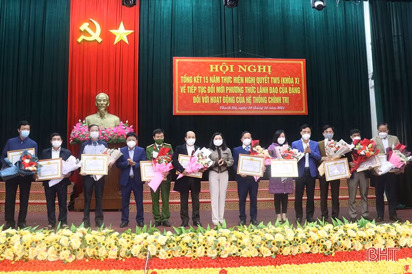 Đổi mới phương thức lãnh đạo của Đảng đối với hoạt động của hệ thống chính trị tại Thạch Hà