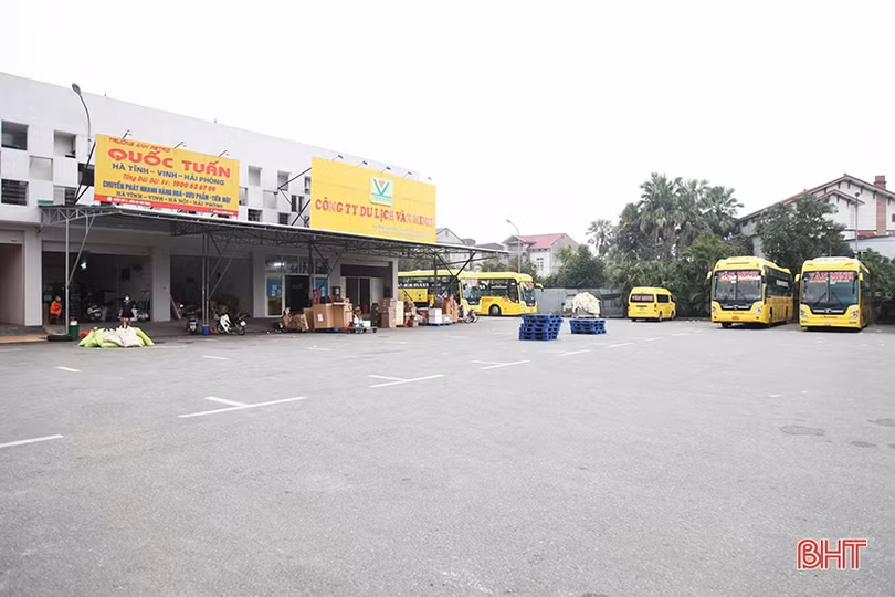 Các nhà xe ở Hà Tĩnh “đỏ mắt” chờ khách chốt vé dịp Tết