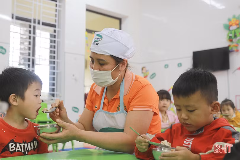 Cô giáo mầm non Hà Tĩnh trả lại hơn 6 triệu đồng cho người đánh rơi