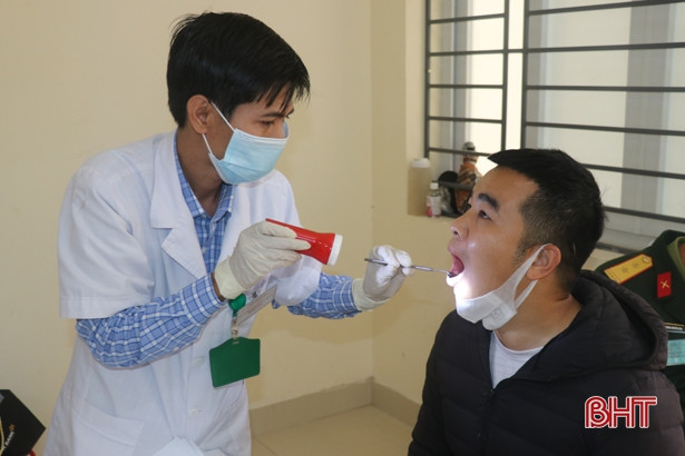 Hơn 400 thanh niên Nghi Xuân tham gia khám nghĩa vụ quân sự