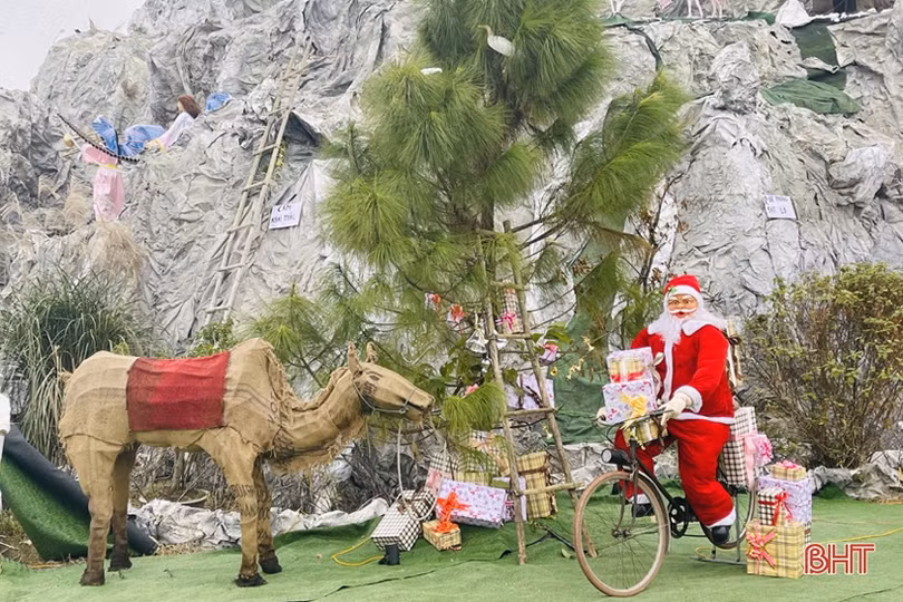 Độc đáo những hang đá Bê-lem “khổng lồ” đón Giáng sinh 2021 tại TP Hà Tĩnh