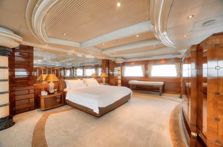 Siêu du thuyền “bất đối xứng” độc nhất thế giới có giá hơn 790 tỷ đồng