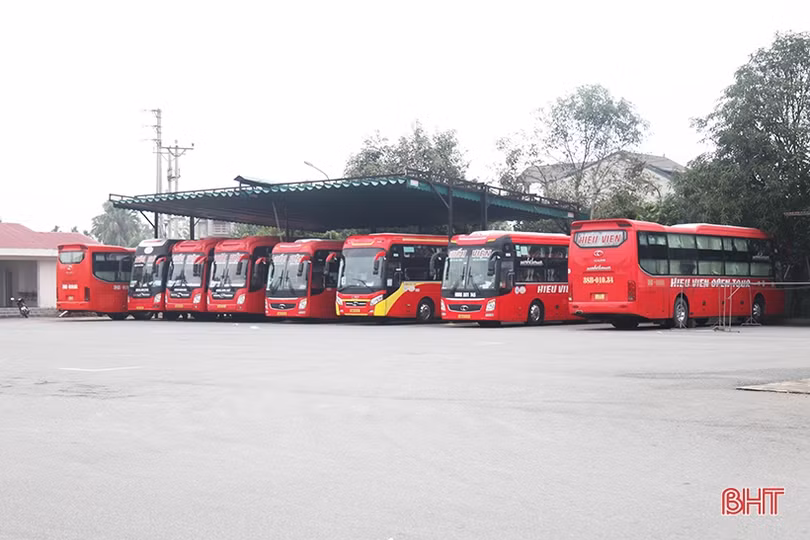 Các nhà xe ở Hà Tĩnh “đỏ mắt” chờ khách chốt vé dịp Tết