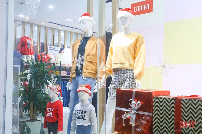 Thành phố Hà Tĩnh lung linh sắc màu đón Giáng sinh 