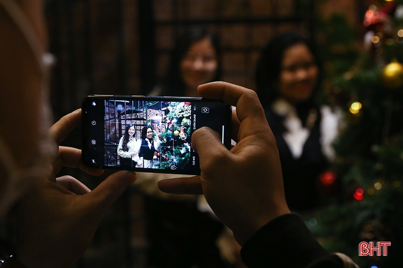 Thành phố Hà Tĩnh lung linh sắc màu đón Giáng sinh 