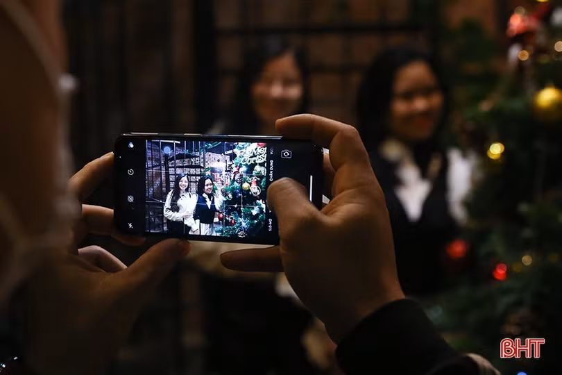 Thành phố Hà Tĩnh lung linh sắc màu đón Giáng sinh 