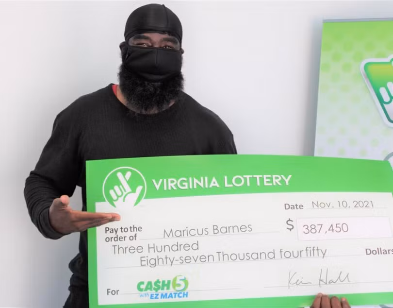 Suýt vứt vé số trúng hơn 387.000 USD