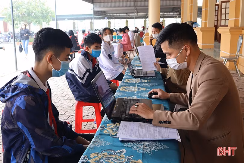 Can Lộc tiêm hơn 8.200 liều vắc-xin phòng COVID-19 cho người từ 12 đến dưới 16 tuổi