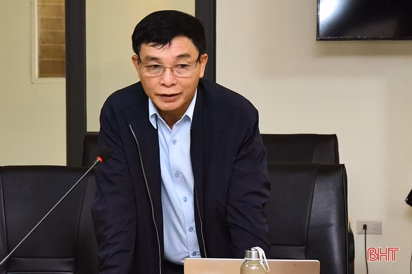 Các tổ đại biểu HĐND tỉnh Hà Tĩnh thảo luận, góp ý trước Kỳ họp thứ 4