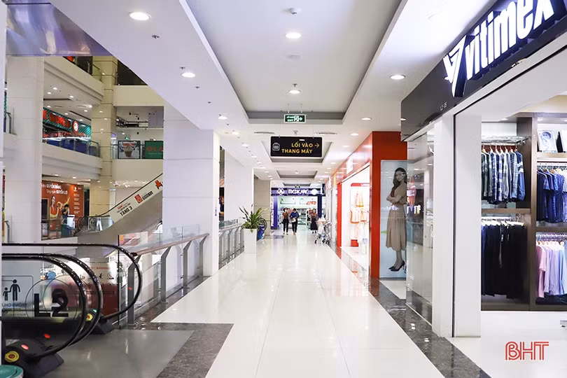 Siêu thị, trung tâm thương mại ở TP. Hà Tĩnh vắng khách dịp lễ 2/9