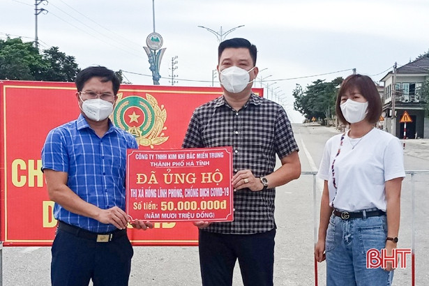 Hơn 380 triệu đồng, 8.500 suất cơm hỗ trợ TX Hồng Lĩnh phòng chống dịch 