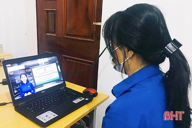 Đoàn viên thanh niên tham gia tọa đàm trực tuyến “Tự hào tuổi trẻ trên quê hương Hà Tĩnh”