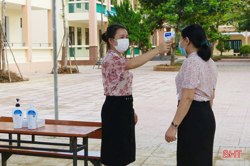 Các địa phương ở Hà Tĩnh khai giảng năm học mới 2021 - 2022 qua màn hình tivi ảnh 32 Các địa phương ở Hà Tĩnh khai giảng năm học mới 2021 - 2022 qua màn hình tivi