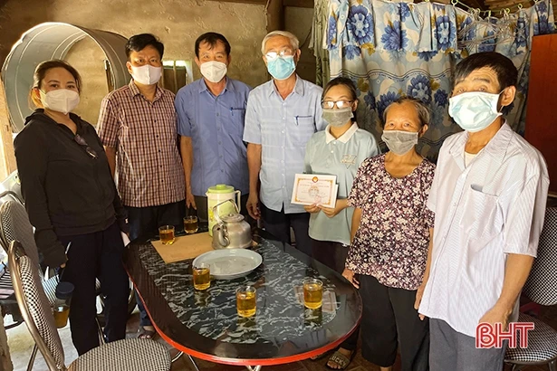 Tiếp sức cho học sinh nghèo Hà Tĩnh trước thềm năm học mới