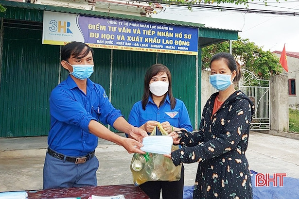 Đổi phế liệu lấy... khẩu trang y tế và đồ dùng học tập! ảnh 3 Đổi phế liệu lấy... khẩu trang y tế và đồ dùng học tập!