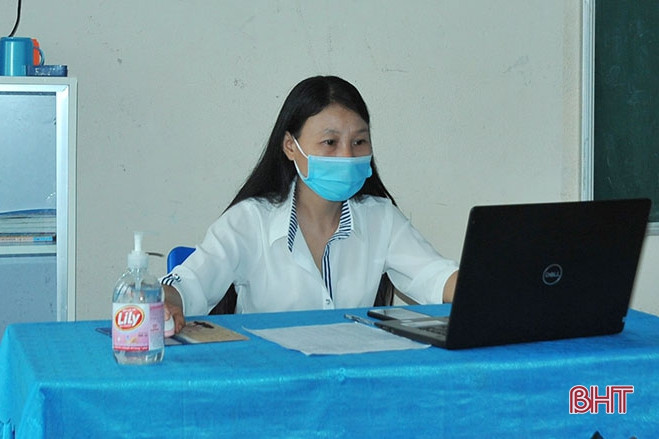 Các địa phương ở Hà Tĩnh khai giảng năm học mới 2021 - 2022 qua màn hình tivi ảnh 27 Các địa phương ở Hà Tĩnh khai giảng năm học mới 2021 - 2022 qua màn hình tivi