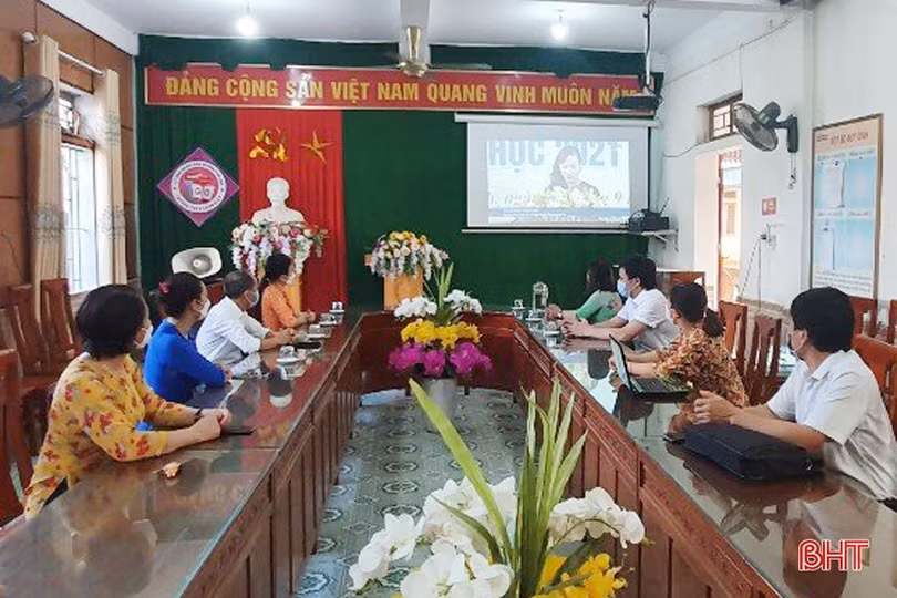 Các địa phương ở Hà Tĩnh khai giảng năm học mới 2021 - 2022 qua màn hình tivi