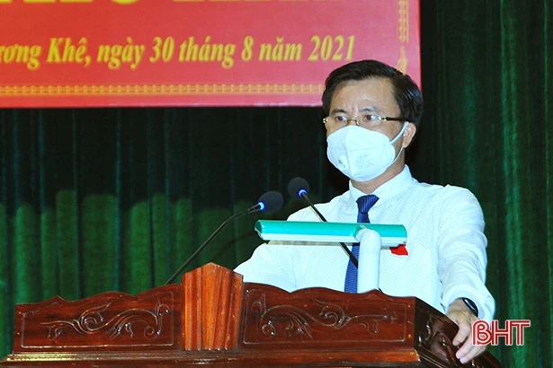 Hương Khê thông qua một số chính sách về giáo dục, nông nghiệp