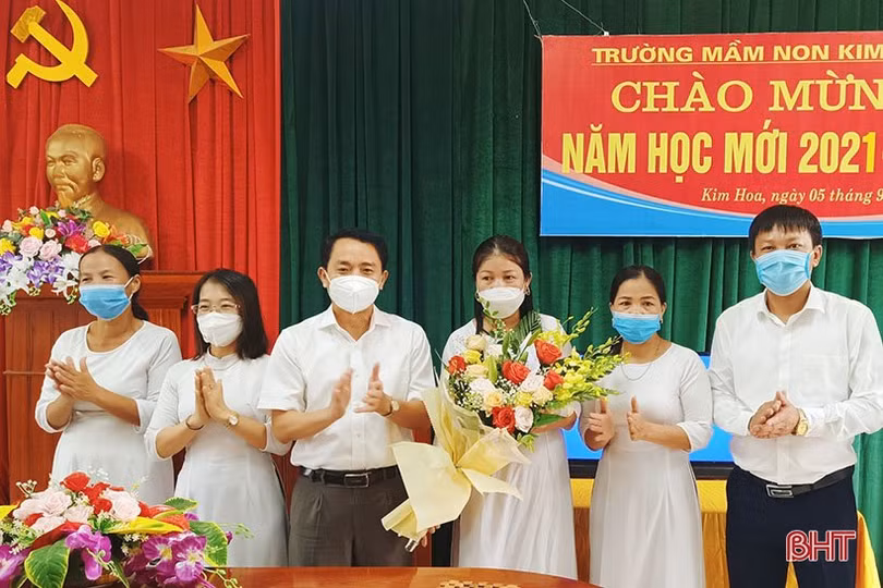 Các địa phương ở Hà Tĩnh khai giảng năm học mới 2021 - 2022 qua màn hình tivi