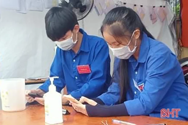 Đoàn viên thanh niên tham gia tọa đàm trực tuyến “Tự hào tuổi trẻ trên quê hương Hà Tĩnh”