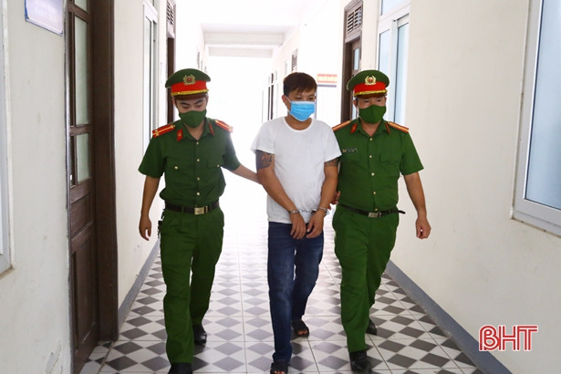 Hà Tĩnh: Khởi tố đối tượng chống người thi hành công vụ phòng, chống dịch