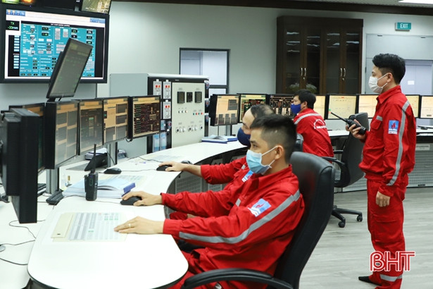 Hơn 600 kỹ sư, công nhân đại tu tổ máy số 2 Nhà máy Nhiệt điện Vũng Áng 1