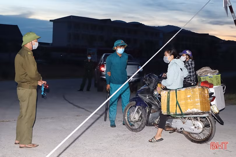 Đẩy mạnh tuyên truyền phòng dịch tại khu vực bến cá Cồn Gò