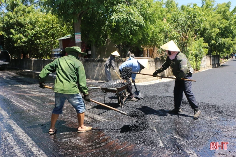 TP Hà Tĩnh đẹp hơn từ những con đường thảm nhựa nóng