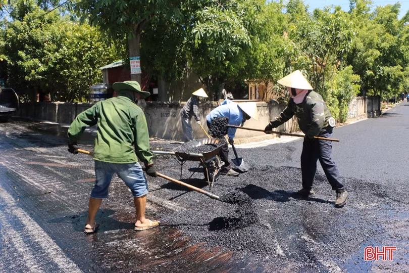 TP Hà Tĩnh đẹp hơn từ những con đường thảm nhựa nóng
