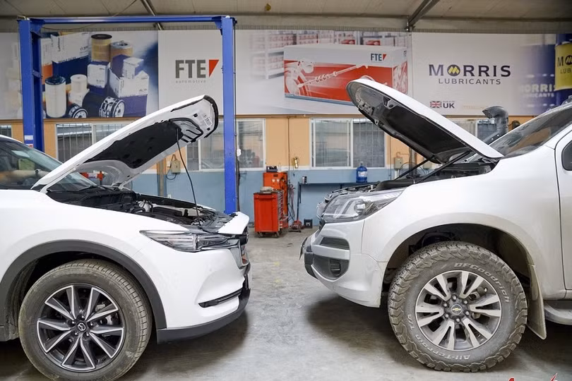 Cách nối hai bình ắc quy khi xe hết bình