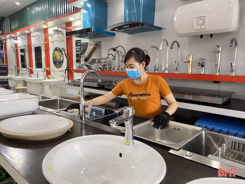 Từ “giải phóng” đường Hà Tôn Mục đến siết chặt kỷ cương đô thị chợ TP Hà Tĩnh