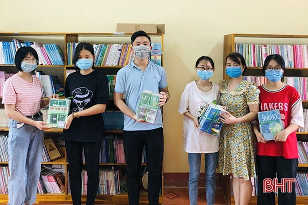 Tiếp sức cho học sinh nghèo Hà Tĩnh trước thềm năm học mới